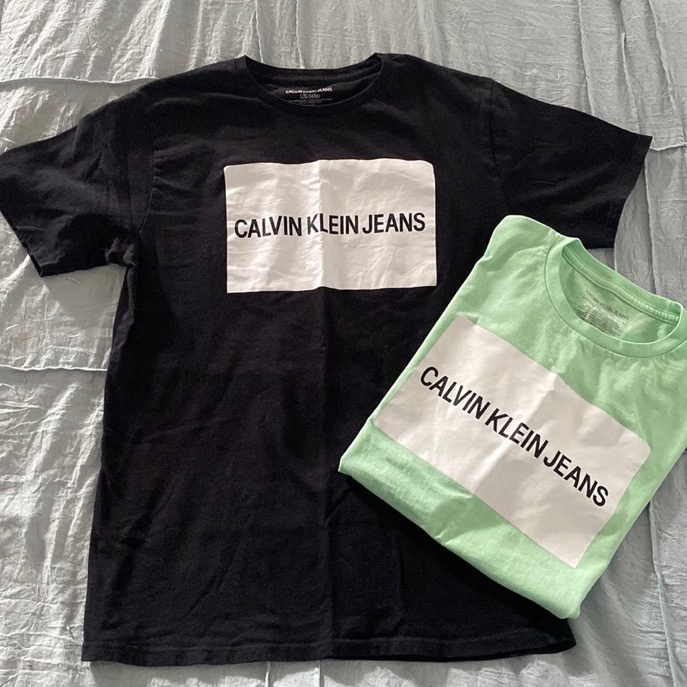 Calvin Klein boys lot of 2 Tshirt’s